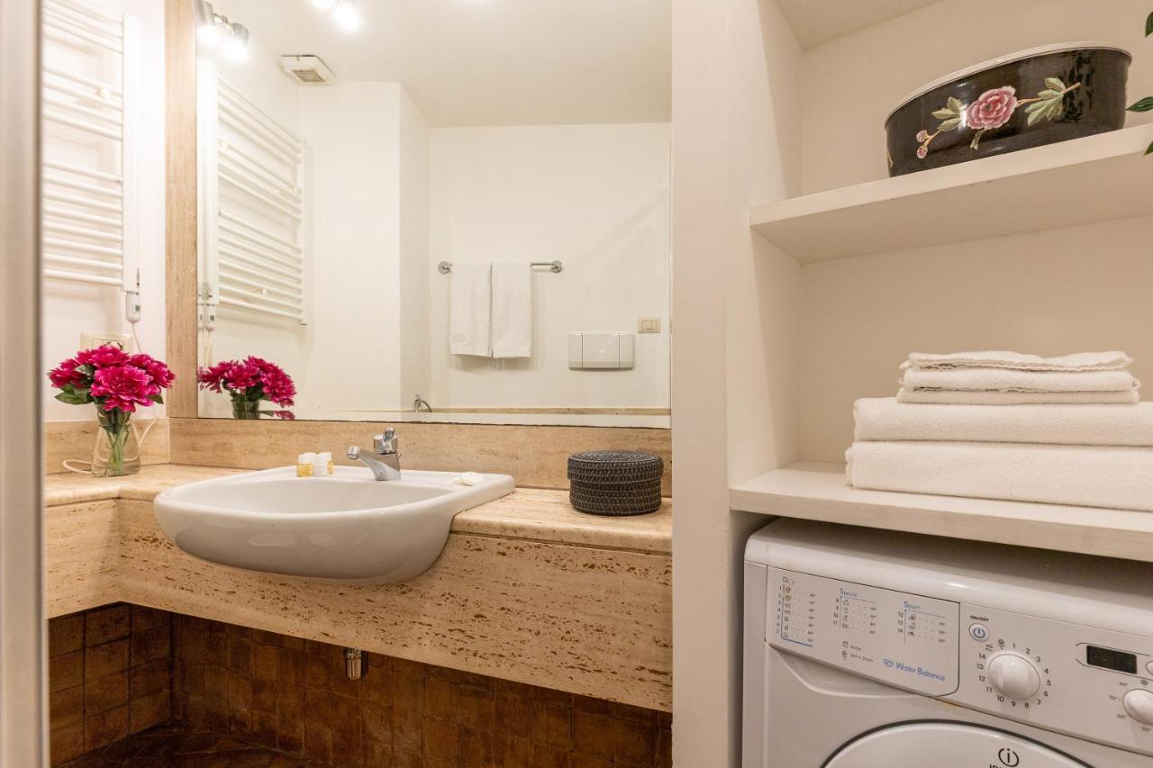 Rome As You Feel - Charming Loft Campitelli In Navona Exterior photo